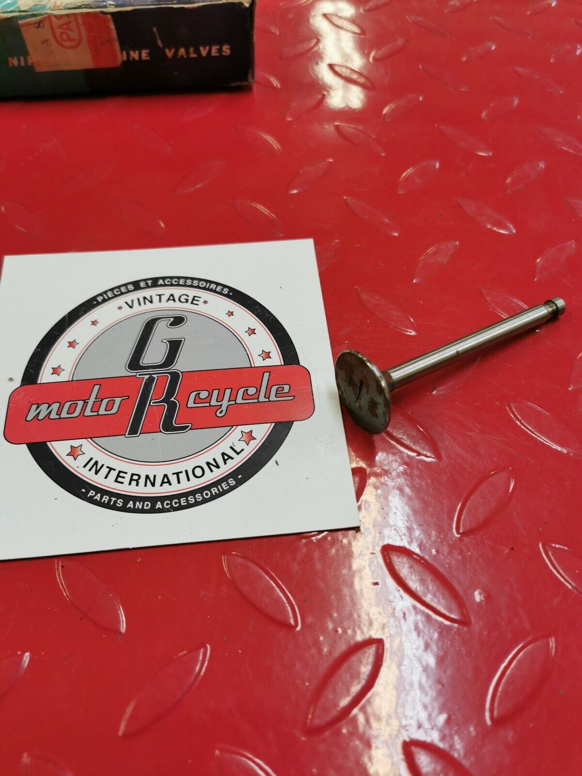 NOS Honda CA77 CA72 EXHAUST VALVE 14721-259-000 H5
