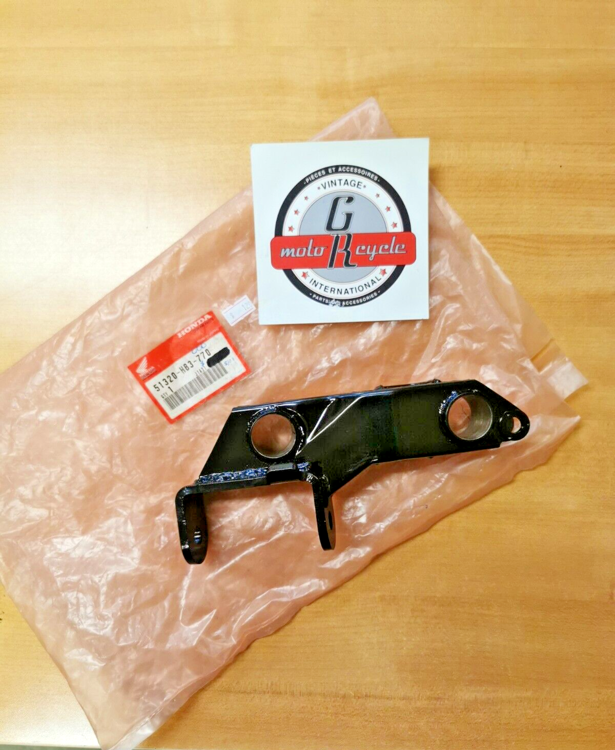 NOS HONDA TR200SX 1988  HOLDER  L  KNUCKLE  51320-HB3-770  H23