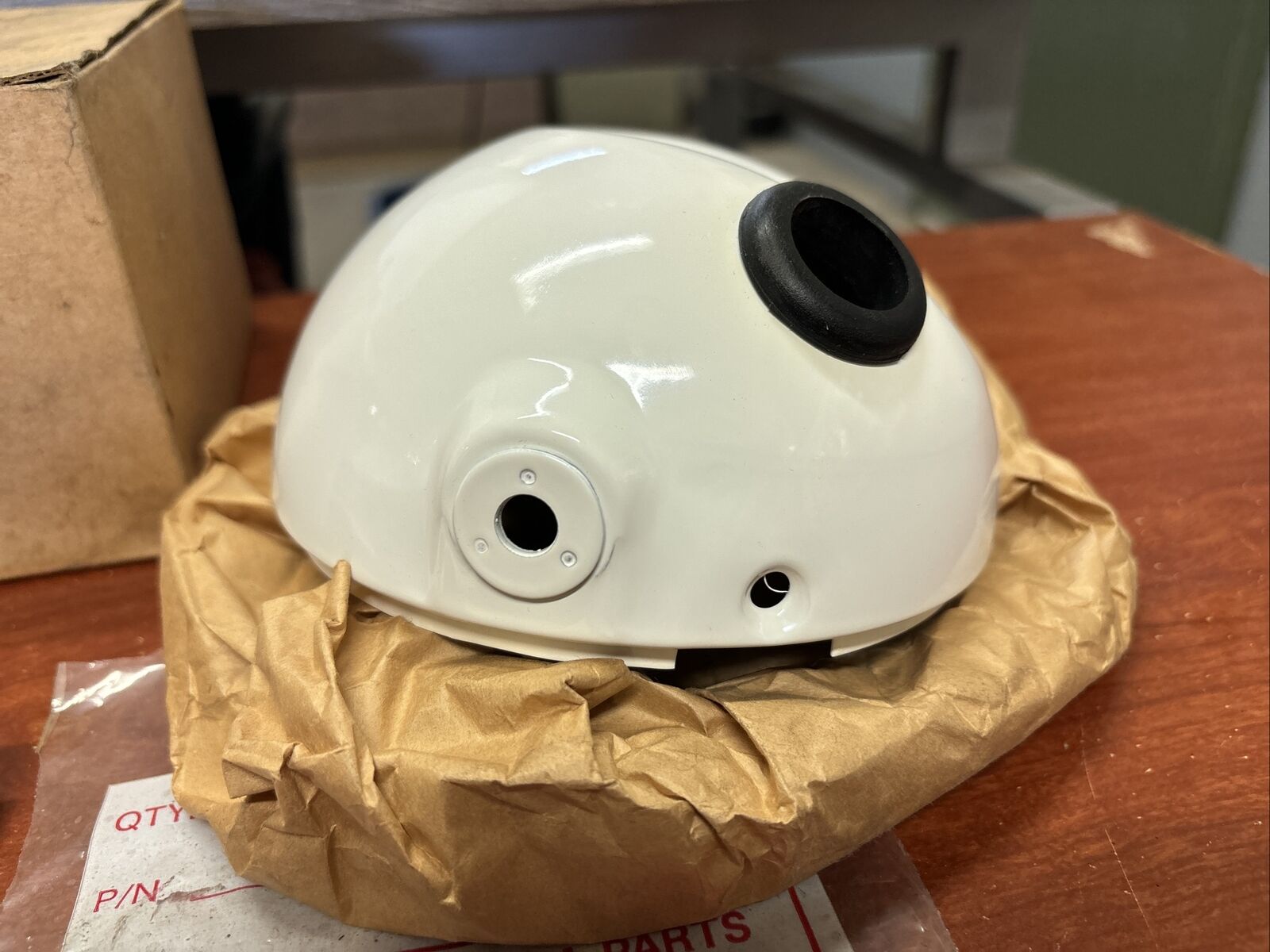 NOS Yamaha HEAD LAMP BODY 434-84130-60-36 SUB 434-84130-61-36 539-84130-00- Y171