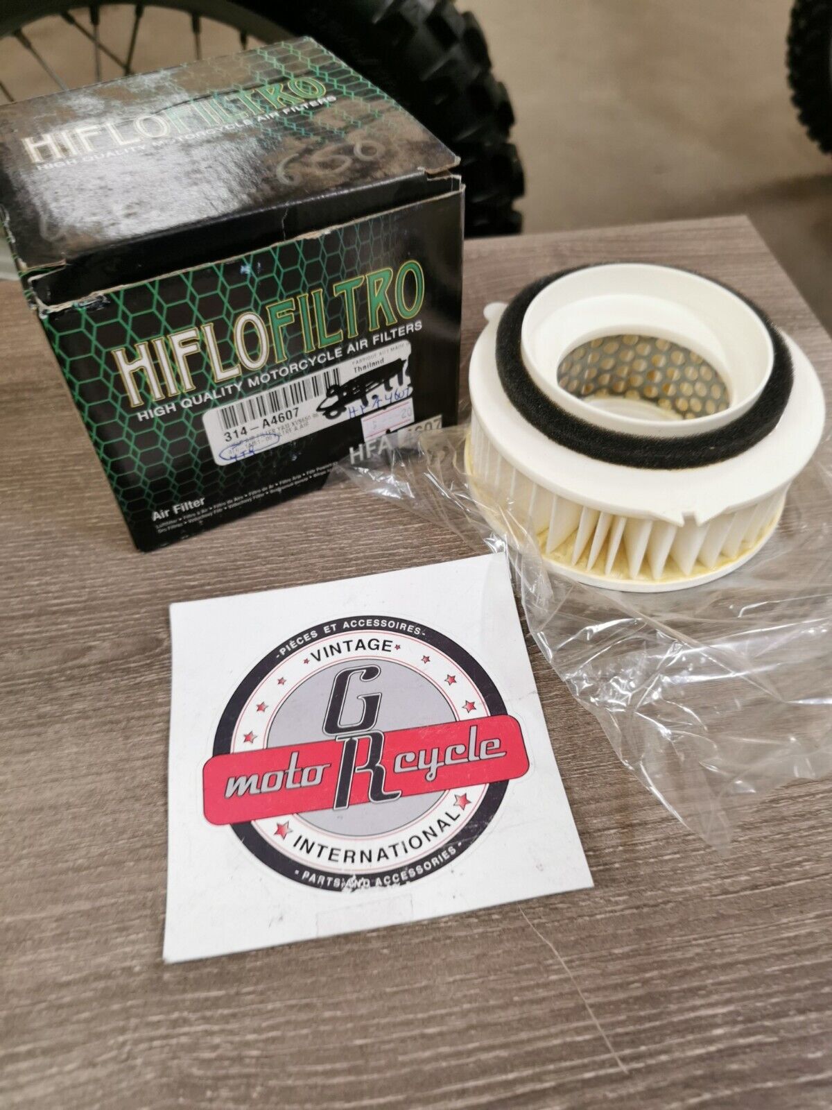 NOS HIFLOFILTRO Yamaha V-STAR650 AIR FILTER HFA4607 J36