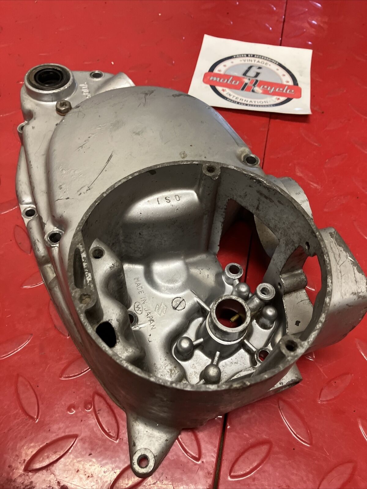 Suzuki RV90 1973 right crankcase clutch cover