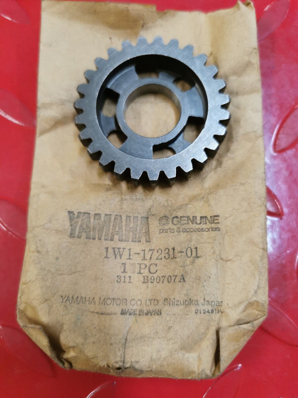 NOS YAMAHA WHEEL GEAR 27TH 1W1-17231-01-00 superceded by 2w6-17231-01-00 Y30