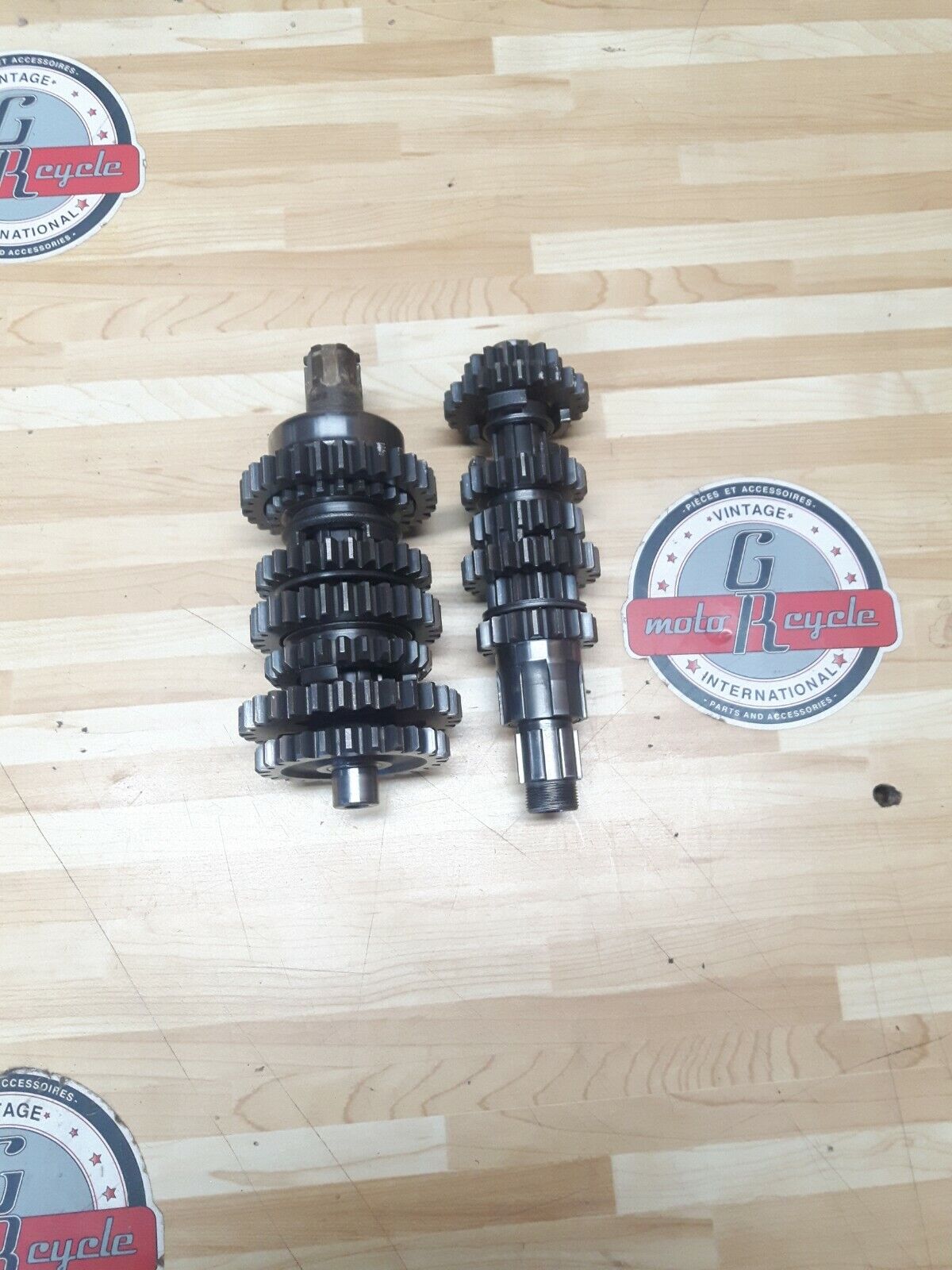 Honda CR125R 1981 transmission main counter input output shaft 23210-KA3-000 2