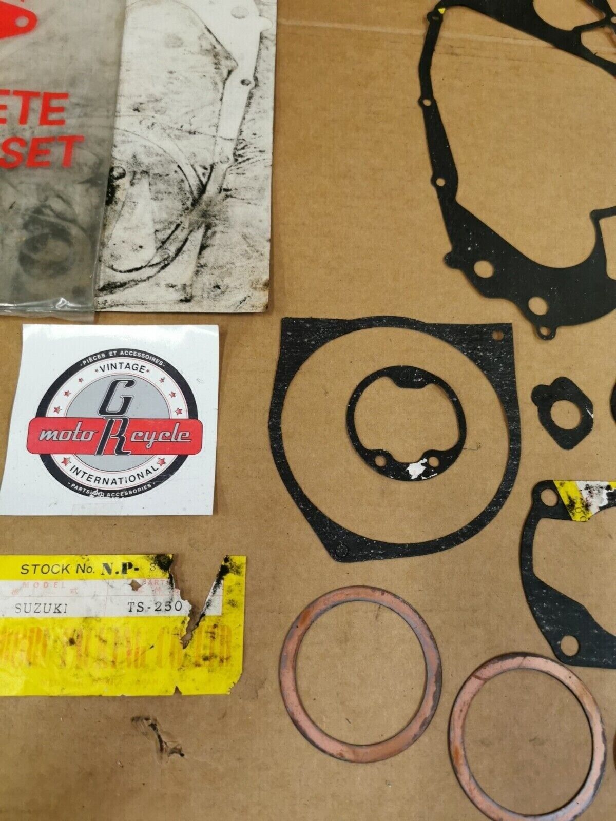 NOS NOBORU SUZUKI TS250 GASKET KIT INCOMPLETE SET J49
