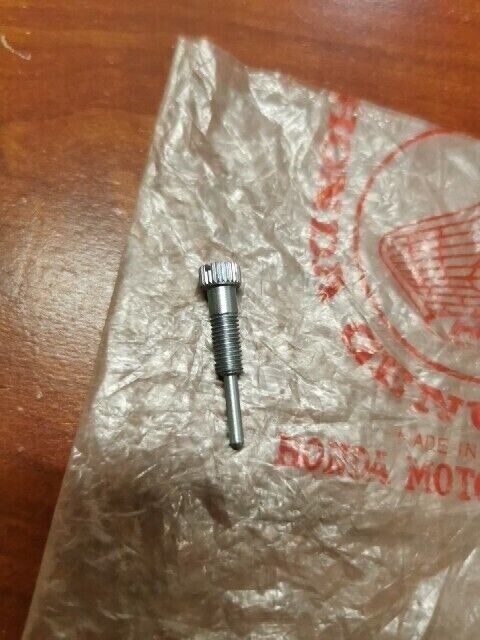 NOS Honda C310S C320S CB50M TS50 Z50M THROTTLE SCREW 16163-049-004 H98