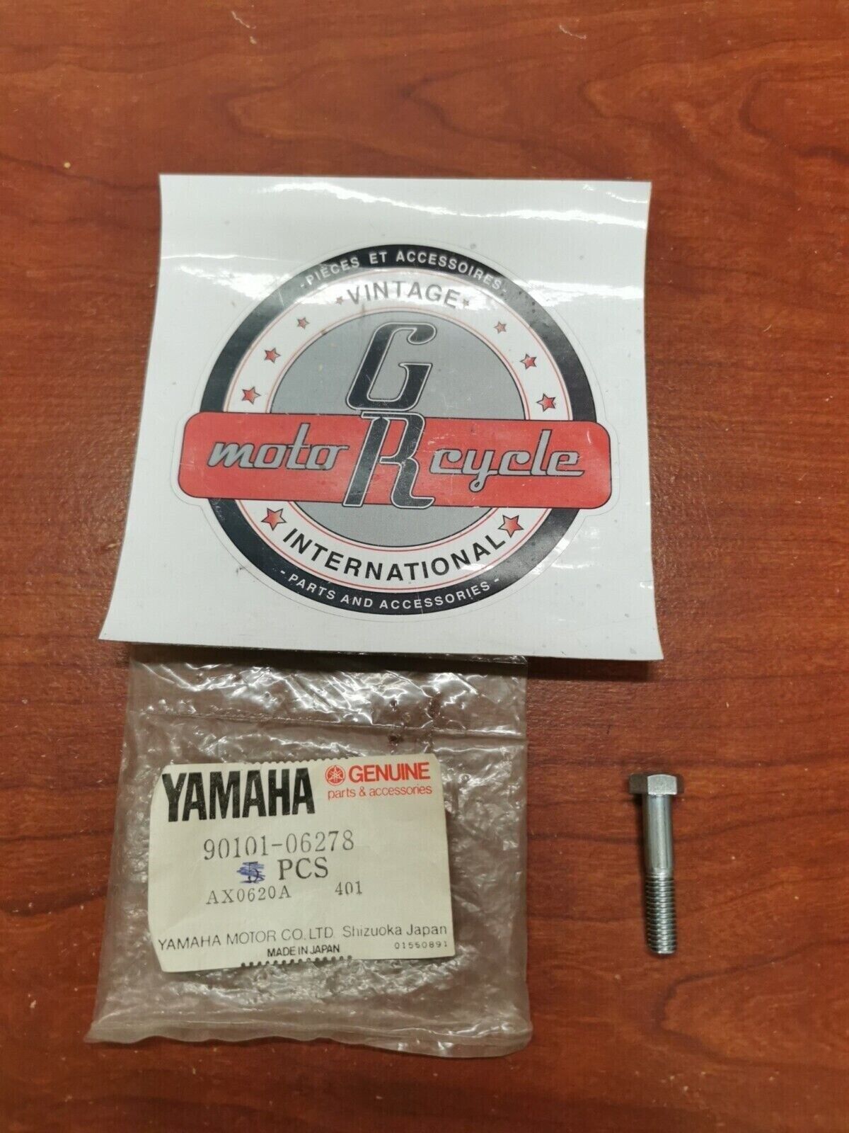 NOS YAMAHA YS828 YS624 YT6800 YT5700 BOLT 90101-06278-00 Y72