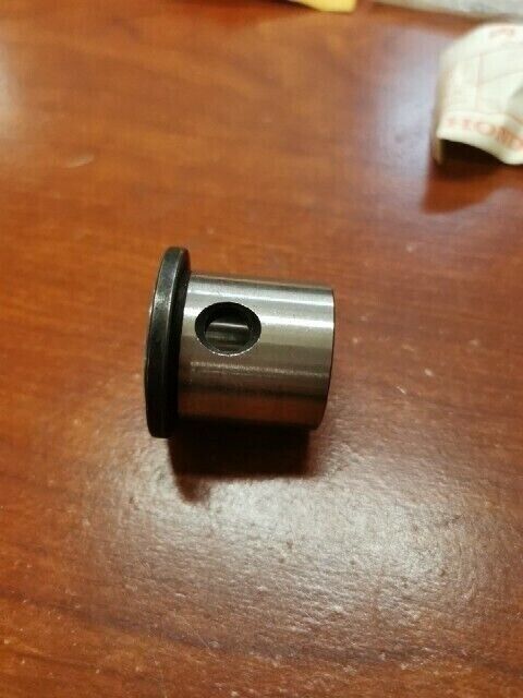 NOS Honda C72 C77 C78 CA72 CA77 CB72 CB77 CL72 CL77 BUSH 14MM 23931-259-010 H86