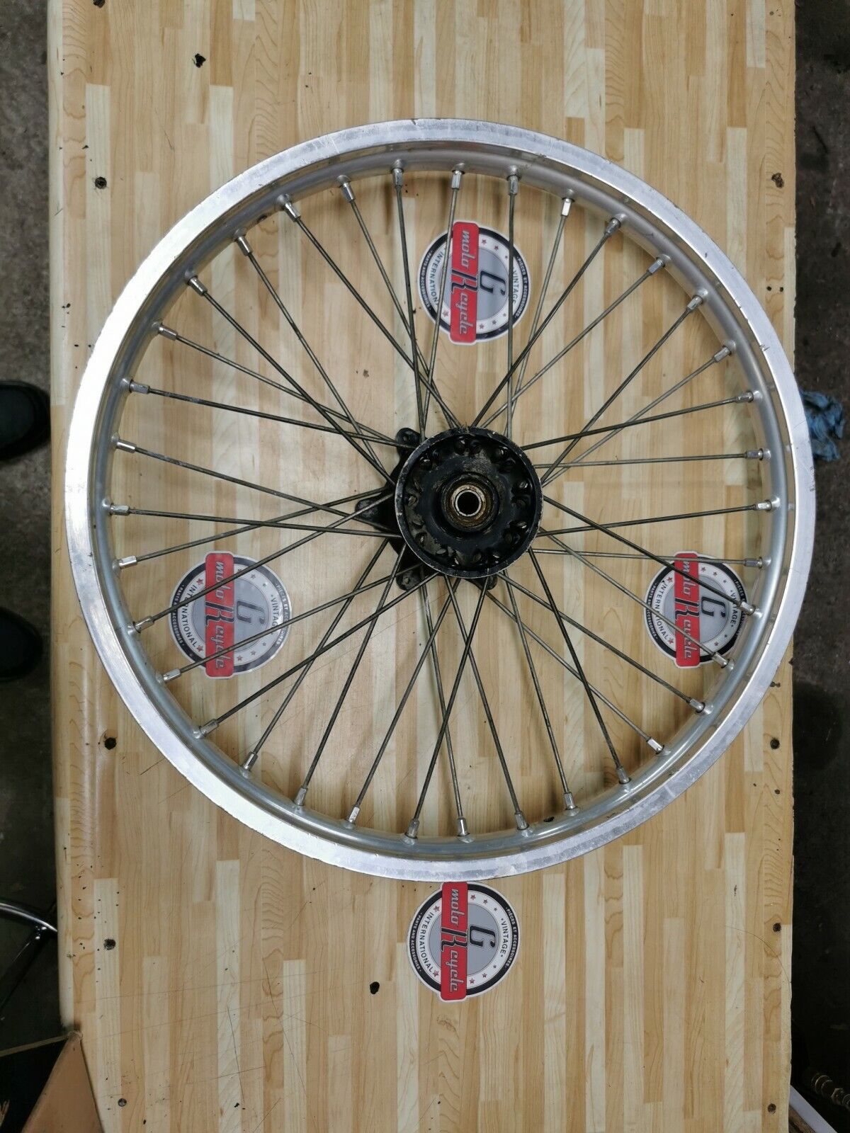 Suzuki RM125 1987 front wheel rim hub 54111-14501 RM250 1985 1986 1988