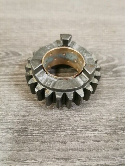 NOS HONDA CB72 CB77 CP77 CYP77 GEAR SECOND MAIN SHAFT 23430-268-810 H72