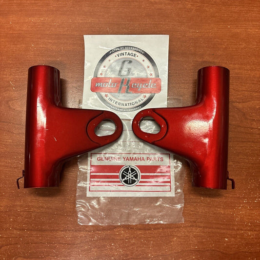 NOS Yamaha UPPER COVER KIT BRILLIANT RED 256-23121-61-63 256-23131-61-63 Y174