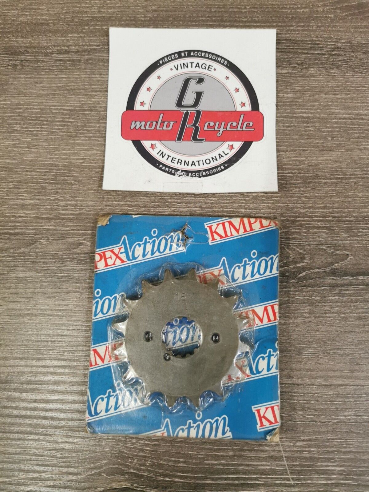 NOS ACTION Kawasaki KZ650 KZ750 KD100  FRONT DRIVE SPROCKET 16t 003-484 J19