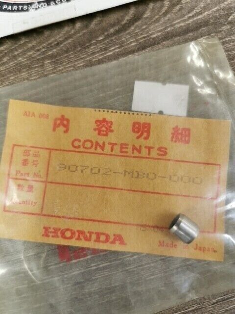 NOS HONDA CB1000 1995 CB1000F 1993 PIN DOWEL 8X8 90702-MB0-000 H74