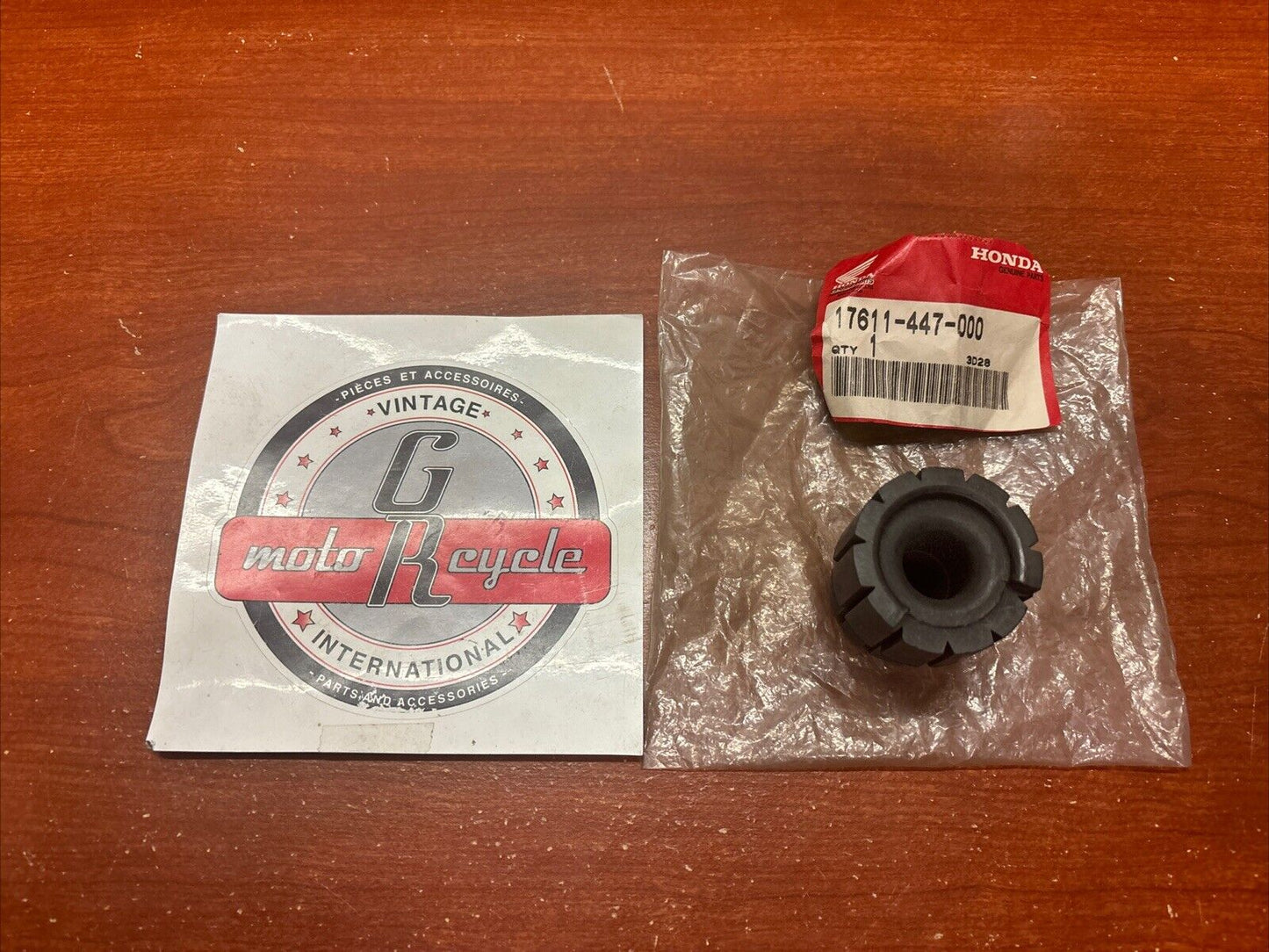NOS Honda CM250T CM400 CM450 FRONT TANK RUBBER 17611-447-000 H169