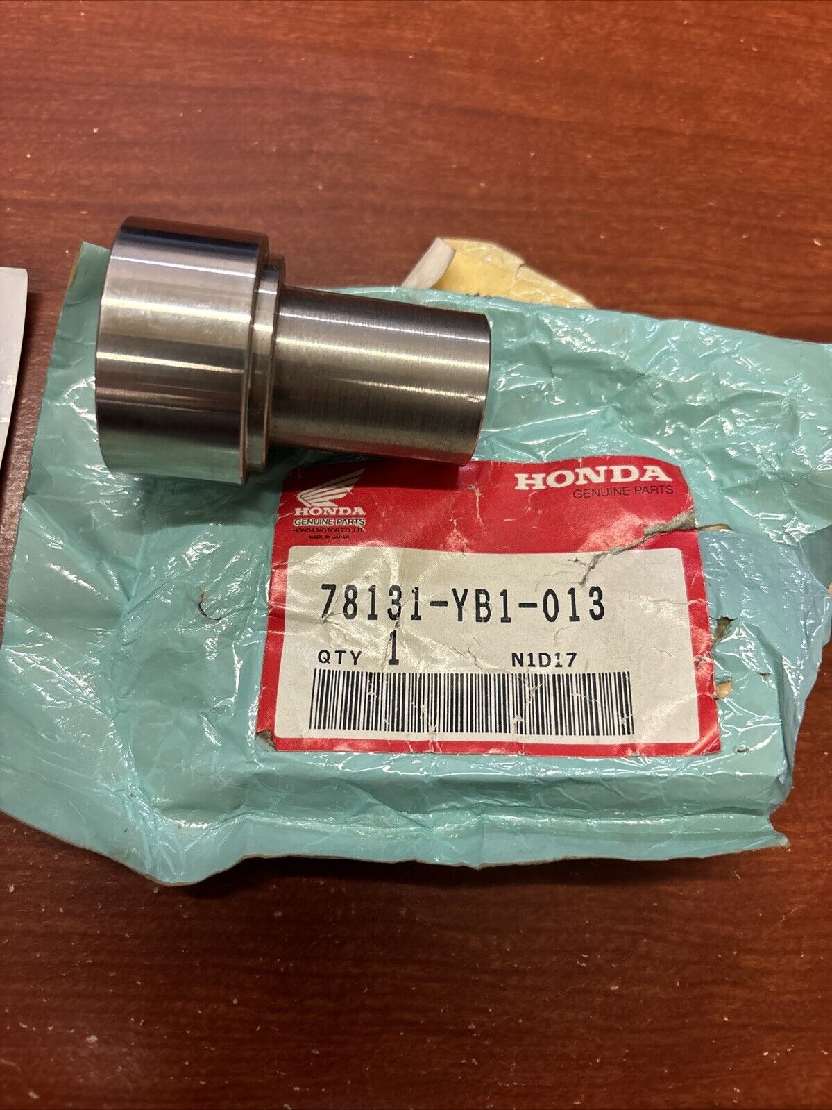NOS Honda WT20 SLEEVE 78131-YB1-013 H162