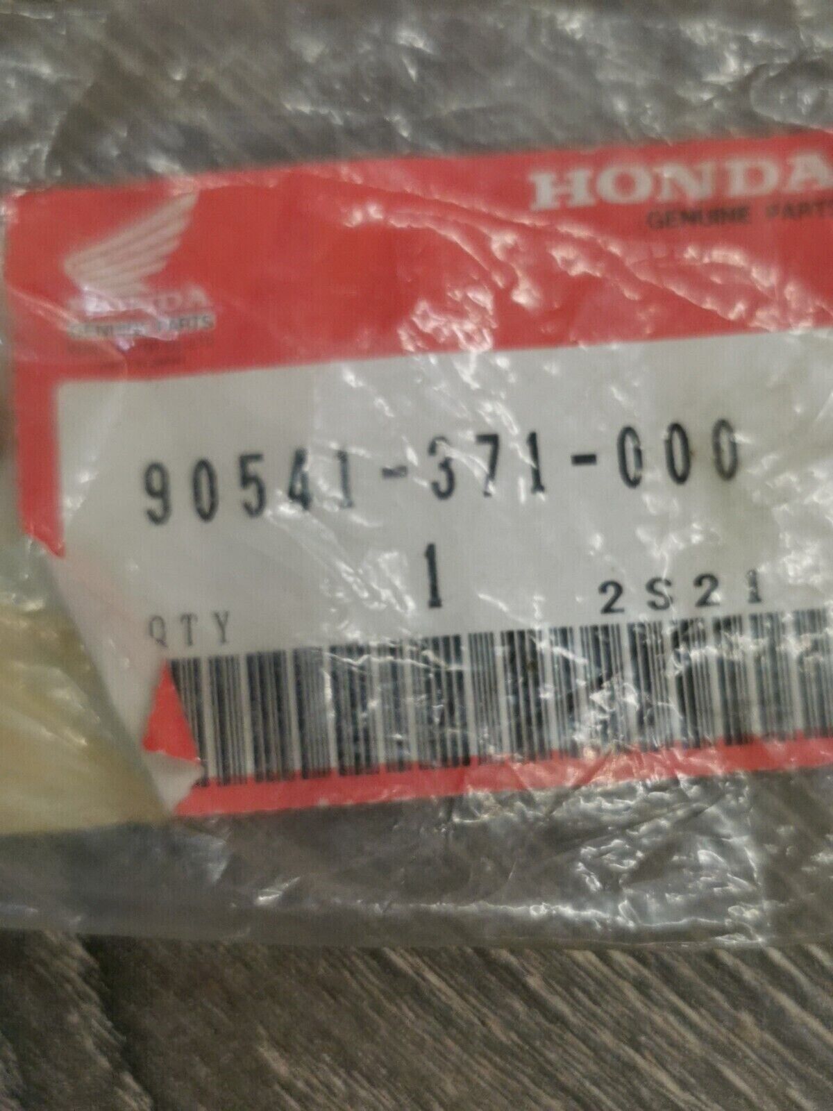 NOS HONDA XR80 MOUNTING RUBBER 90541-371-000 H55