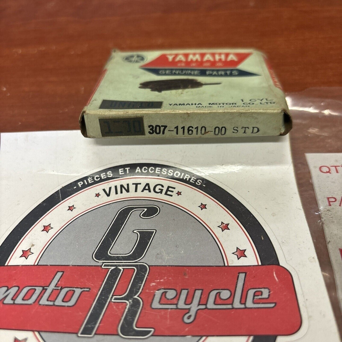 NOS Yamaha PISTON RING STD 307-11610-00 SUB 307-11610-01-00 307-11610-02-00 Y174