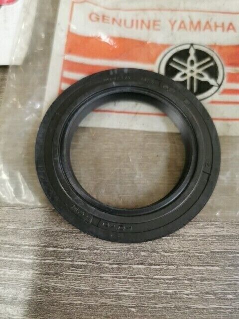 NOS YAMAHA YFM660RP YFM125GAGR YFS200D FZR1000AC OIL SEAL 93102-42260-00 Y159