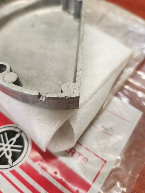 NOS Yamaha 1979 RD50M OIL PUMP COVER 353-15416-00-Y4 SUB 353-15416-00-00 Y153