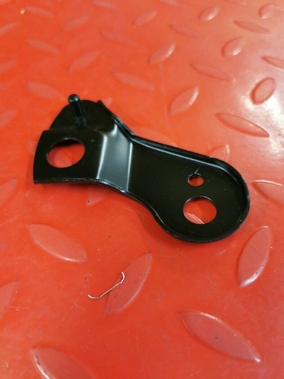 NOS HONDA CBR550 LEFT REAR WINKER TURN SIGNAL BRACKET STAY 33615-MA7-720 H38