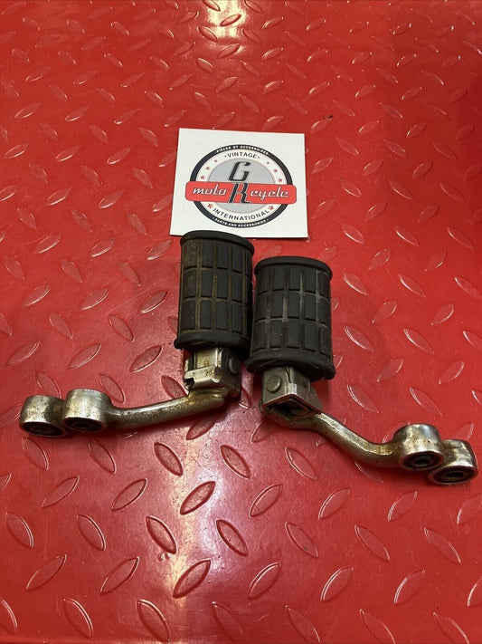 Yamaha XV500 Virago 500 Front footrest footpeg foot peg rest 22U-27410-02-93