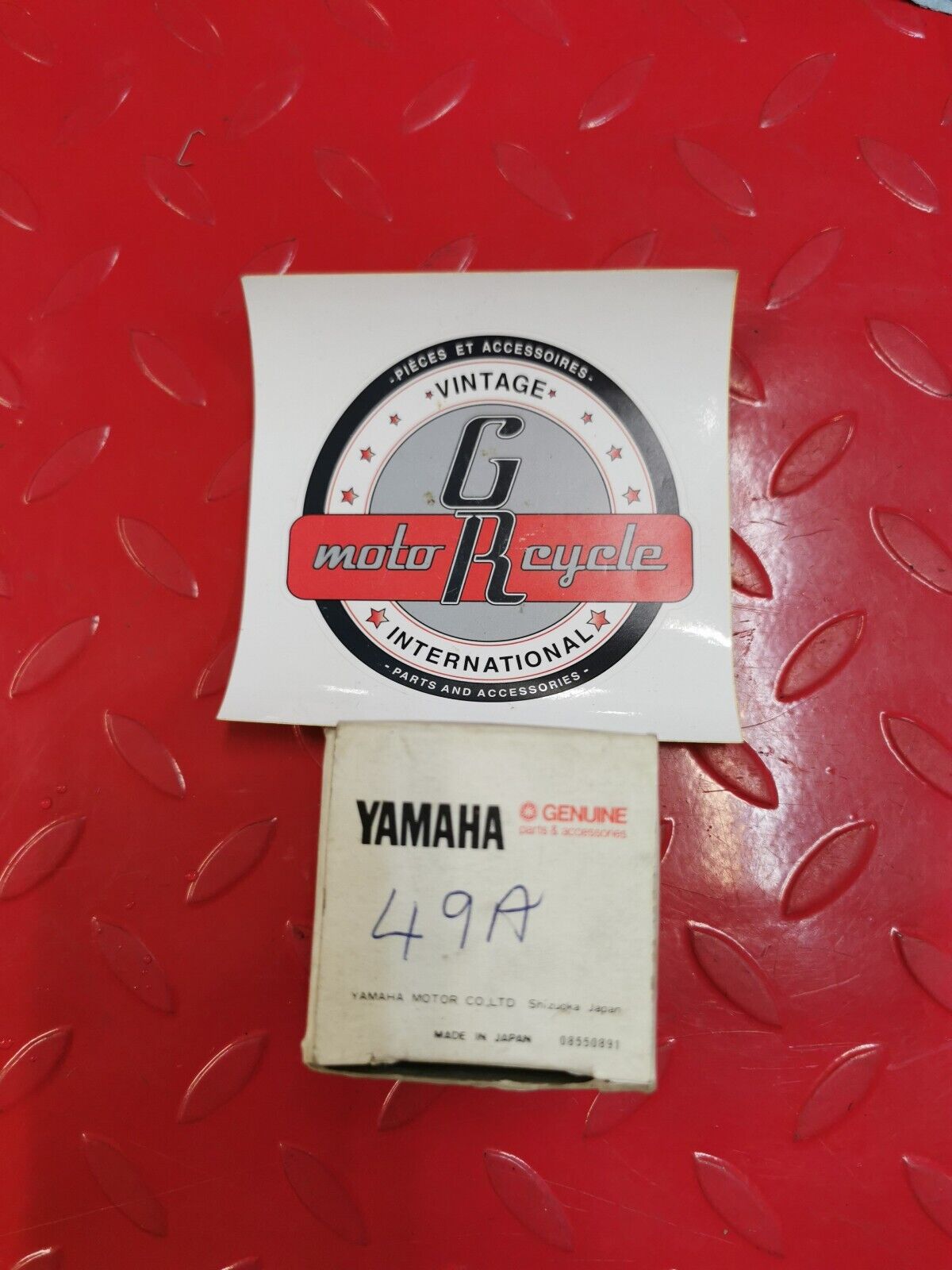 NOS Yamaha FJ600 YX600 FZ600 PISTON 2 O/S 0.50 49A-11636-00-00 Y19