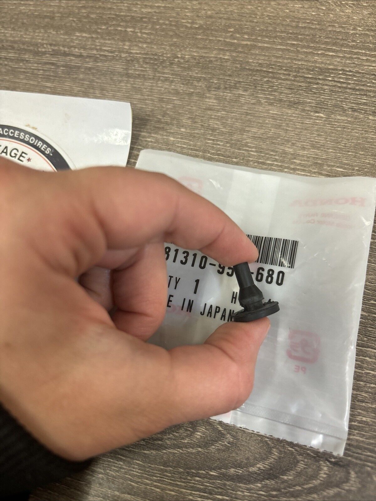 NOS Honda ATC200E ATC250ES TRX250 TRX350 D SUB CARRIER RUBBER 81310-958-680 H159