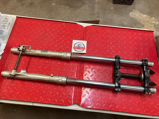Yamaha YZ125 1977 front fork assembly triple clamp