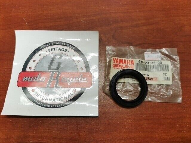 NOS Yamaha FZ600 SRX600 XJ550 OIL SEAL 49A-23145-00-00 SUB. 4ES-23145-00-00 Y102