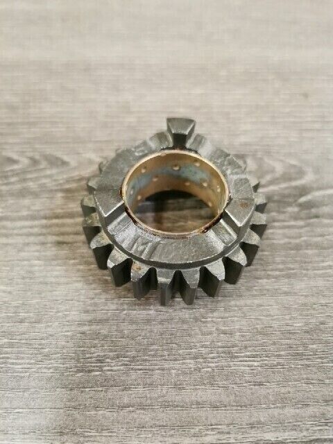 NOS HONDA CB72 CB77 CP77 CYP77 GEAR SECOND MAIN SHAFT 23430-268-810 H72