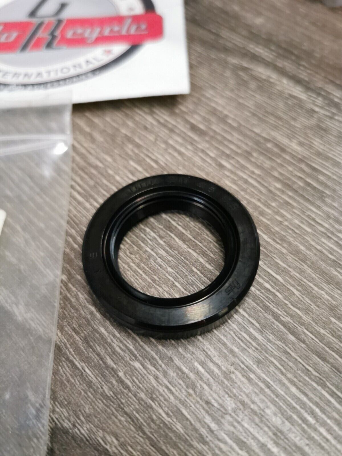 NOS Honda CB900C GL1100 GL1100A  GL1000 GL1000LTD  WHEEL SEAL 27-9043  J26