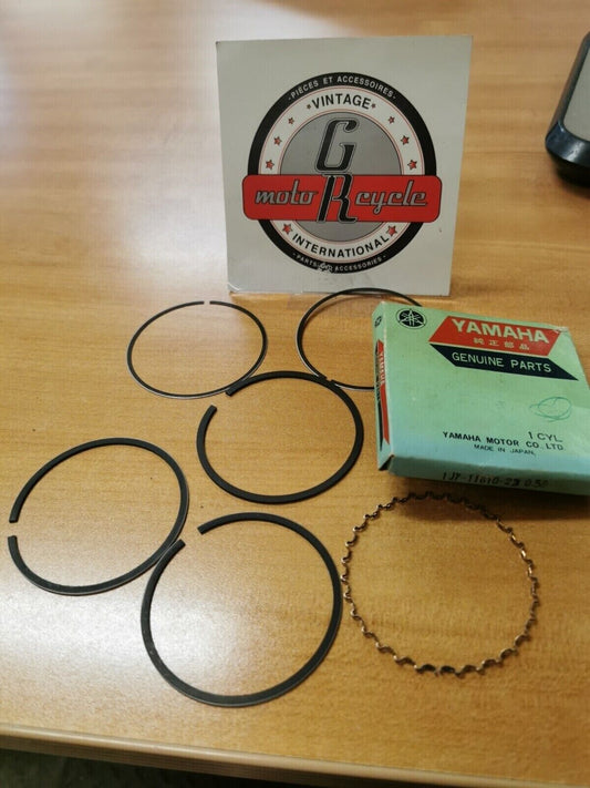 NOS YAMAHA XS750 1977 PISTON RING  SET 2ND   1J7-11610-23-00 Y48