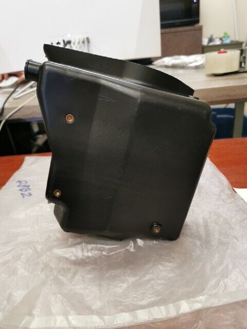 NOS Yamaha YZ125 AIR CLEANER CASE 39W-W1441-01-00 SUB 39W-W1441-00-00 Y107