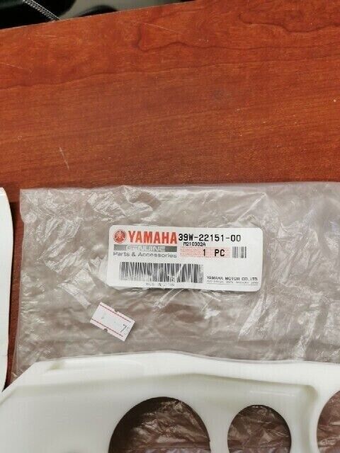 NEW NOS Yamaha IT200 YZ125 YZ250 YZ490 GUARD SEAL 39W-22151-00-00 Y107