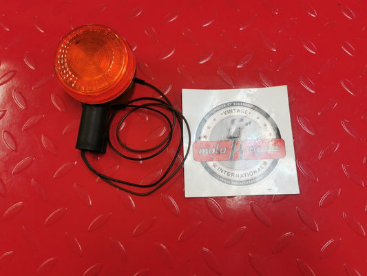 NOS YAMAHA REAR FLASHER LIGHT ASSY 1  29L-83330-70  Y13