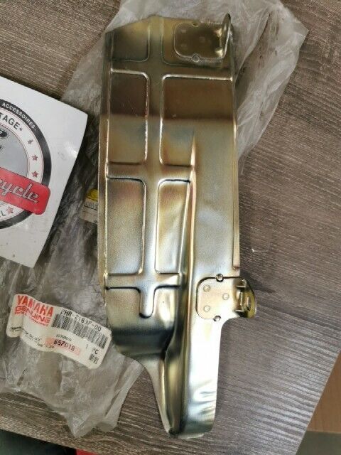 NOS YAMAHA YFM350FWE YFM350FWH YFM400FWB COVER REAR FENDER 2HR-2163F-00-00 Y104