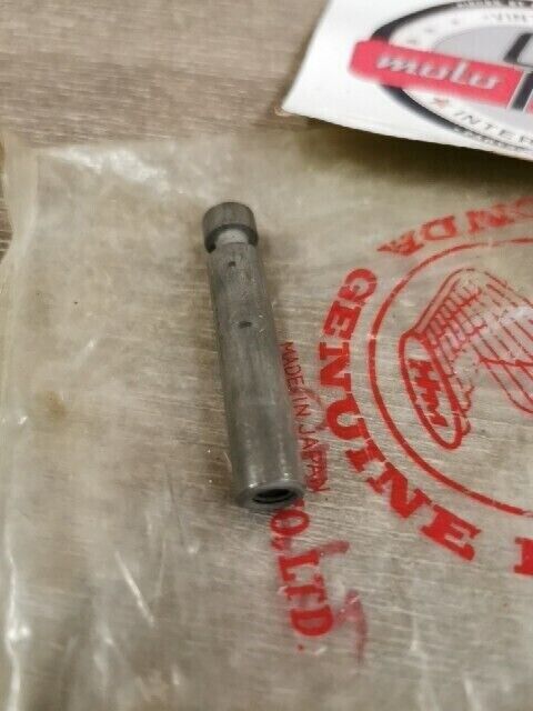 NOS HONDA CB350F CB400F 1972 - 1977 SHAFT GEAR 28106-333-000 H92