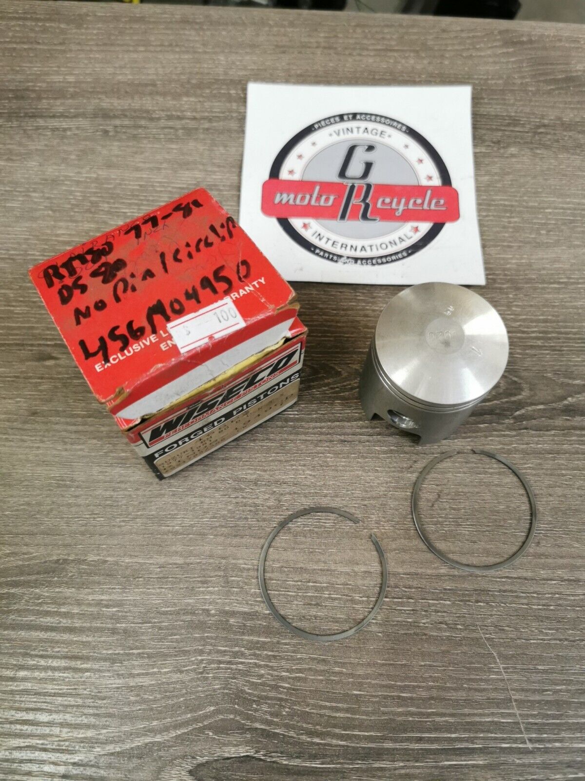 NOS WISECO SUZUKI RM80 1977 - 1981 PISTON SET NO PIN NO CIRCLIP  456M04900  J33