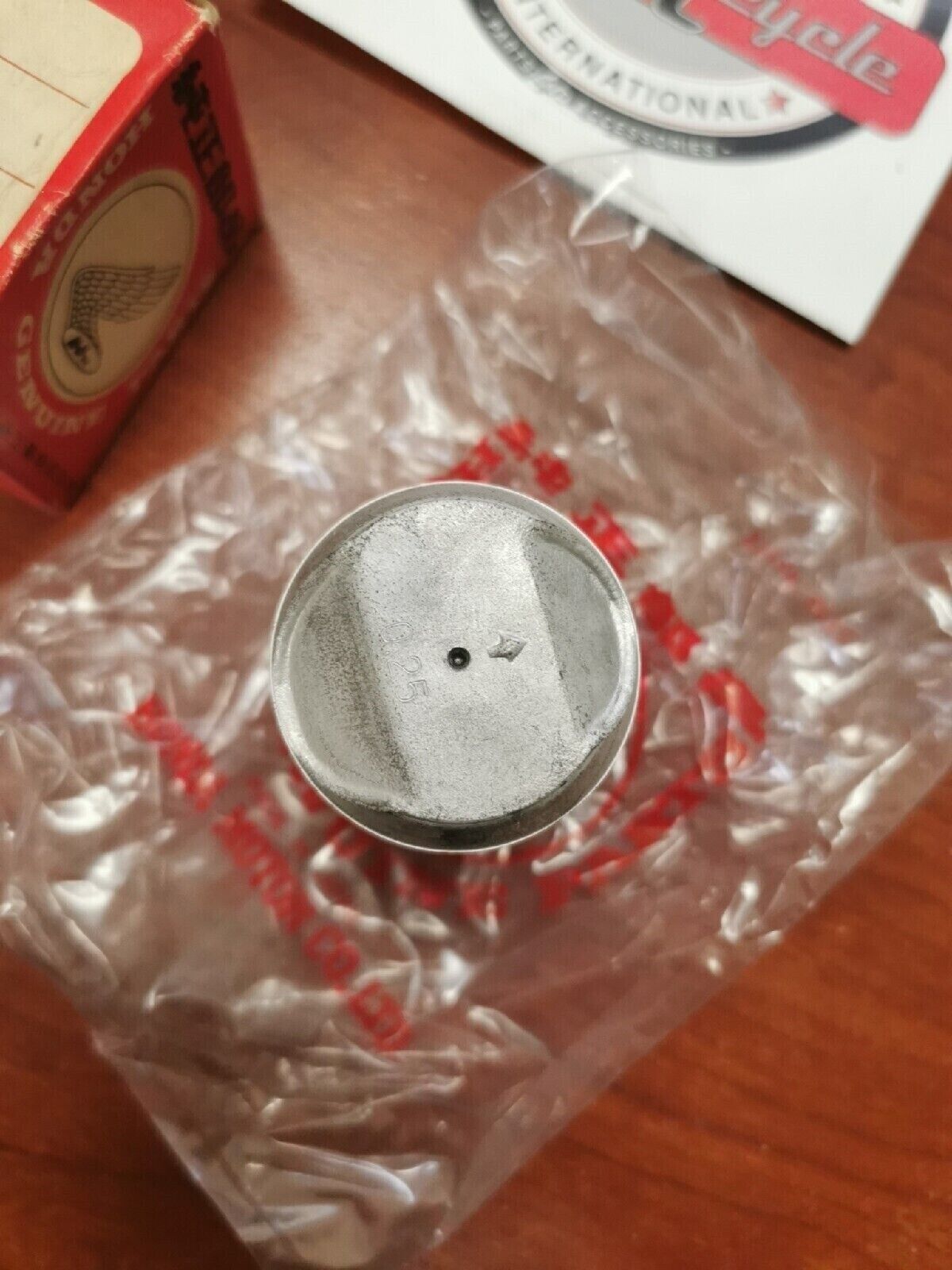NOS Honda CA110 PISTON (OS 0.25) 13102-011-010 H34