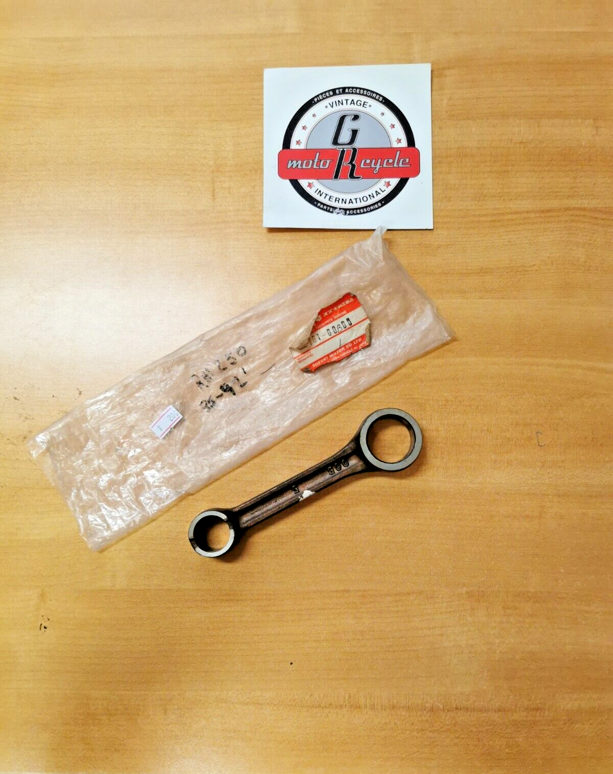 NOS SUZUKI  RMX250  LT250R 1984 - 1993 CONNECTING ROD  12161-05D00   S6