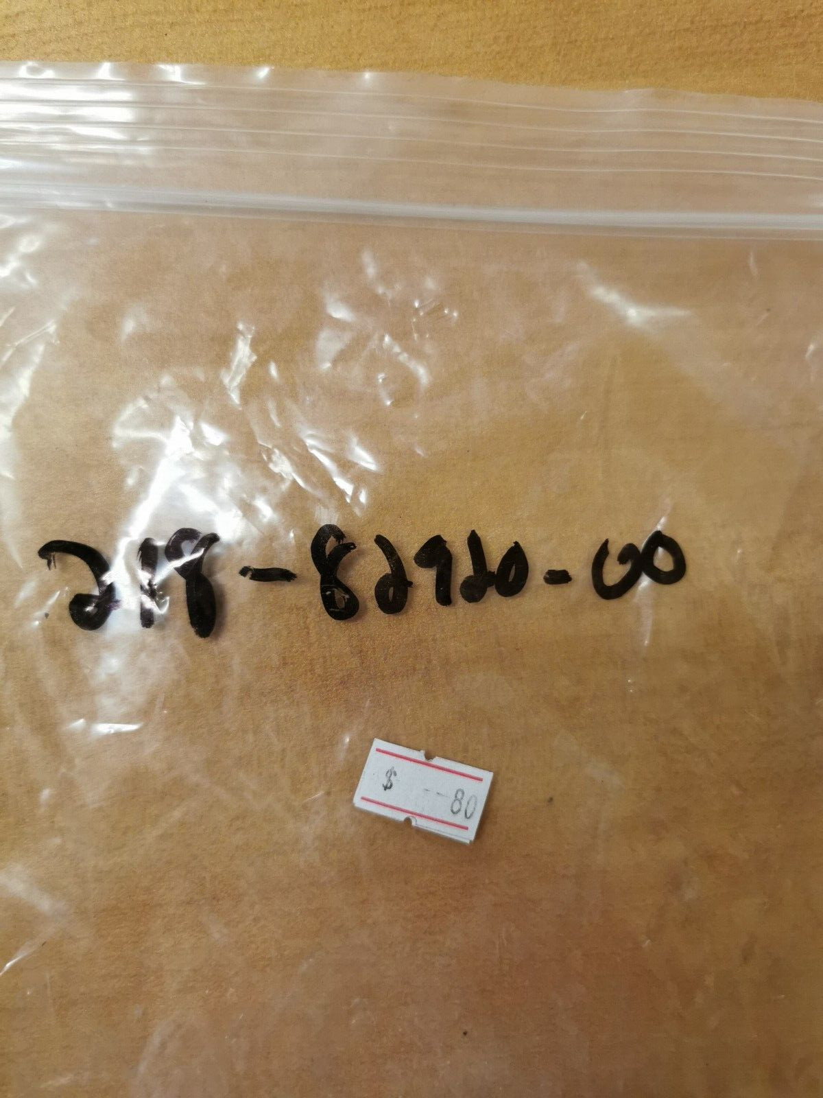 NOS YAMAHA LEVER HOLDER ASSEMBLY RIGHT  218-82920-00-00 Y38