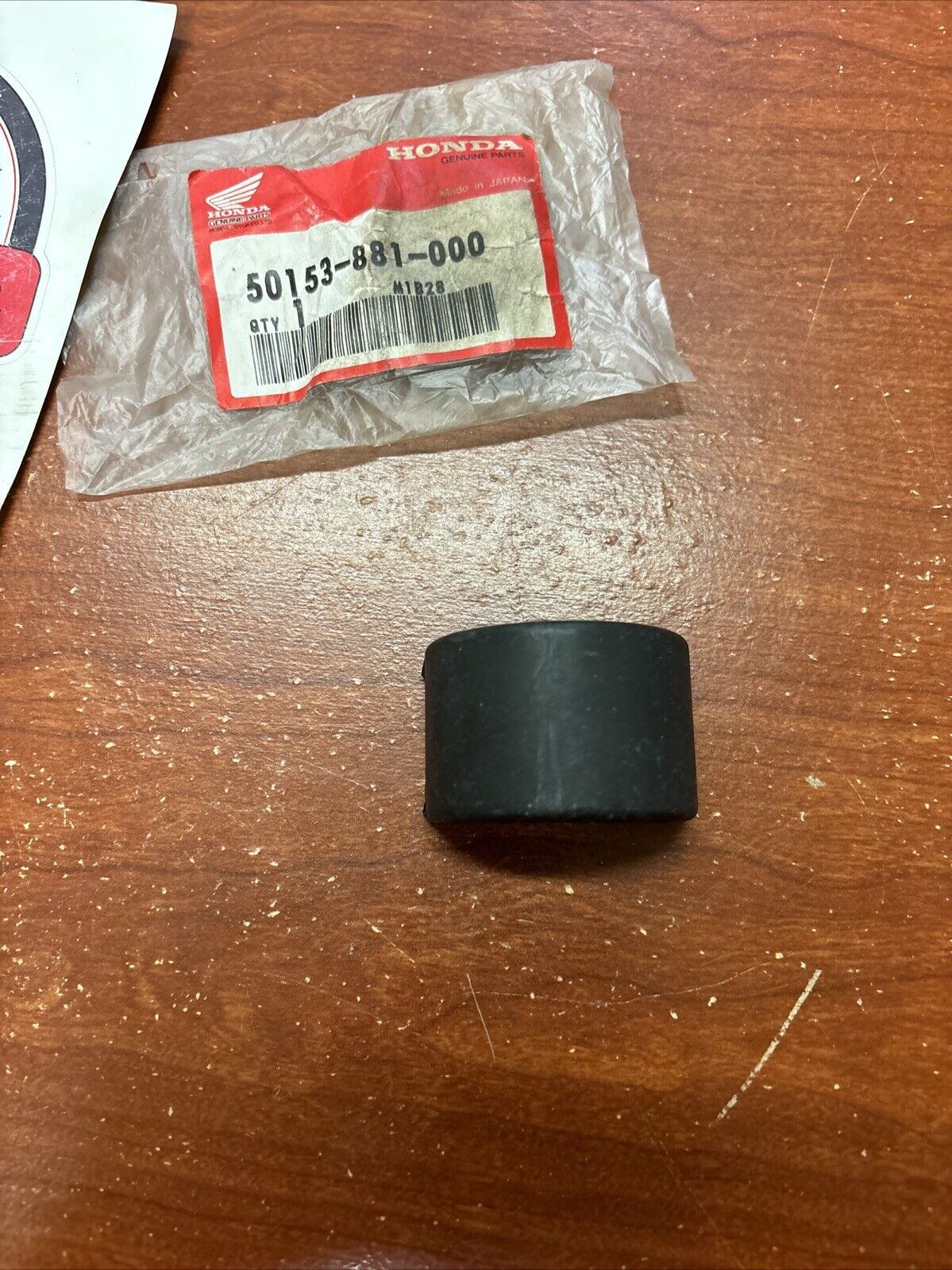 NOS Honda 7.5HP 8HP 10HP 75HP 100HP MOUNTING RUBBER B 50153-881-000 H155