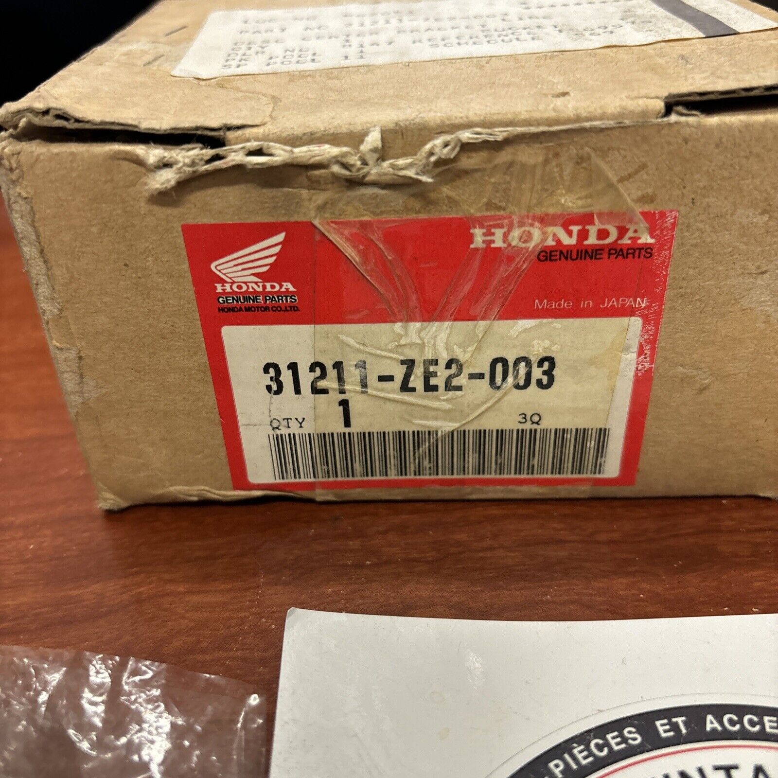 NOS Honda GX240 GX270 CENTER BRACKET 31211-ZE2-003 H149