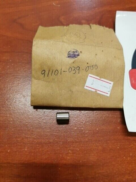 NOS Honda ATC70 CT70 ROLLER (8X10) 91101-039-000 H68