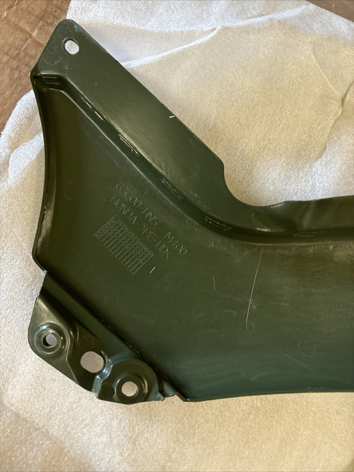 NOS HONDA 2004 - 2006 TRX350 LEFT TANK SIDE COVER 83600-HN5-M40ZA
