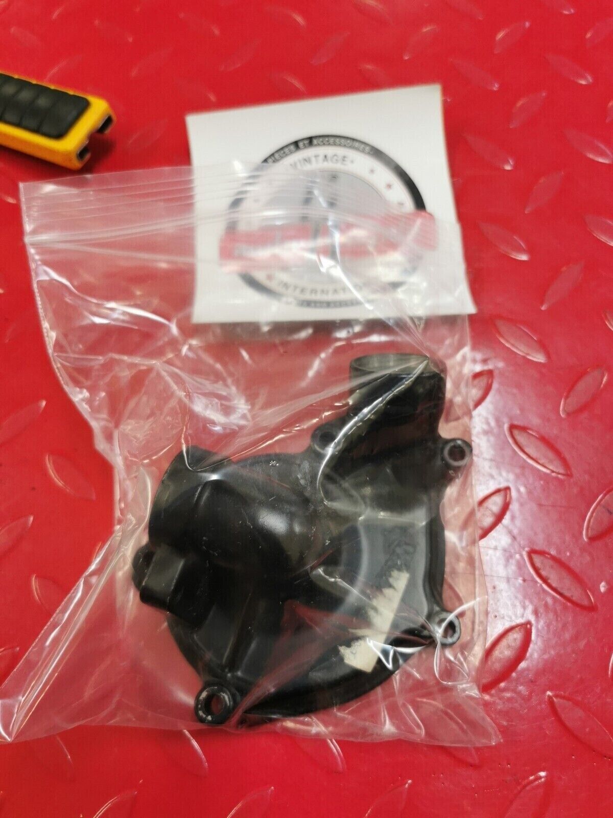 NOS Yamaha FZR1000 FZ750 FZ700 COVER HOUSING 1AE-12422-09-00 Y22