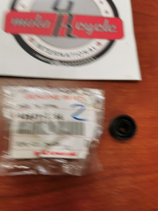 NOS Kawasaki KX100 KX65 KX80 KDX200 KX250 OIL SEAL 92049-1366 K25