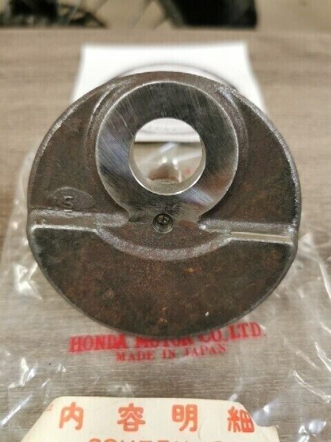 NOS HONDA C110 C115 CRANKSHAFT LEFT 13321-011-010 H95