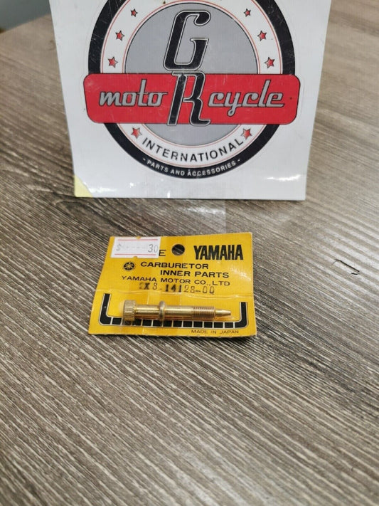 NOS YAMAHA YZ125F  1984    SCREW AIR ADJUSTING  2X3-14123-00   Y56