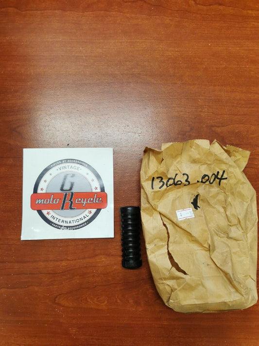NOS Kawasaki KZ1000 F9 F3 F11 H1 RUBBER KICK PEDAL 13063-004 K24