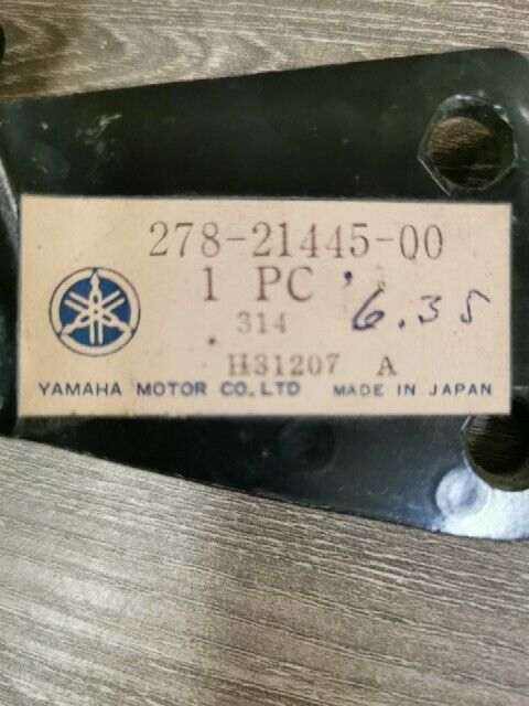 NOS Yamaha DS7 RD250A R5 RD250B R5C R5B STAY MUFFLER 1  278-21445-00-00 Y137